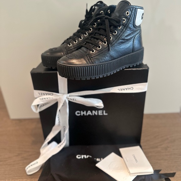 Chanel lace up boots 21k - Picture 4 of 10